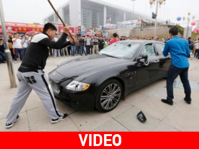 Ιδιοκτήτης Maserati την… έσπασε με βαριοπούλα